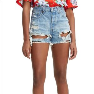 Levi’s 501’s in fault line